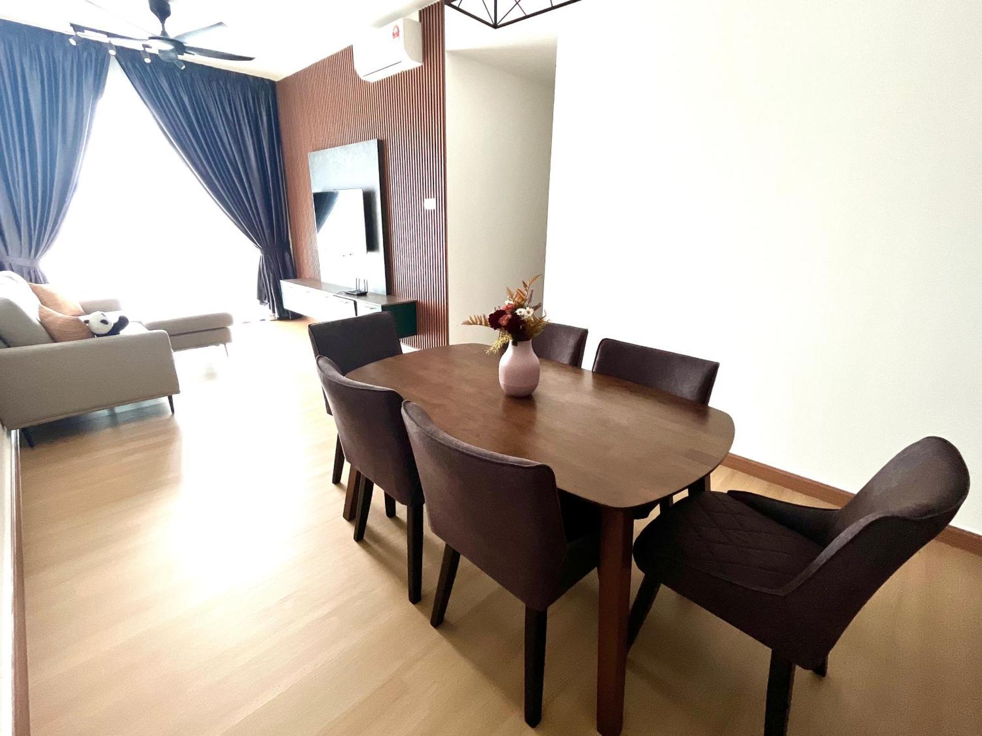 Kamila Homestay Kl-formuslimsonly